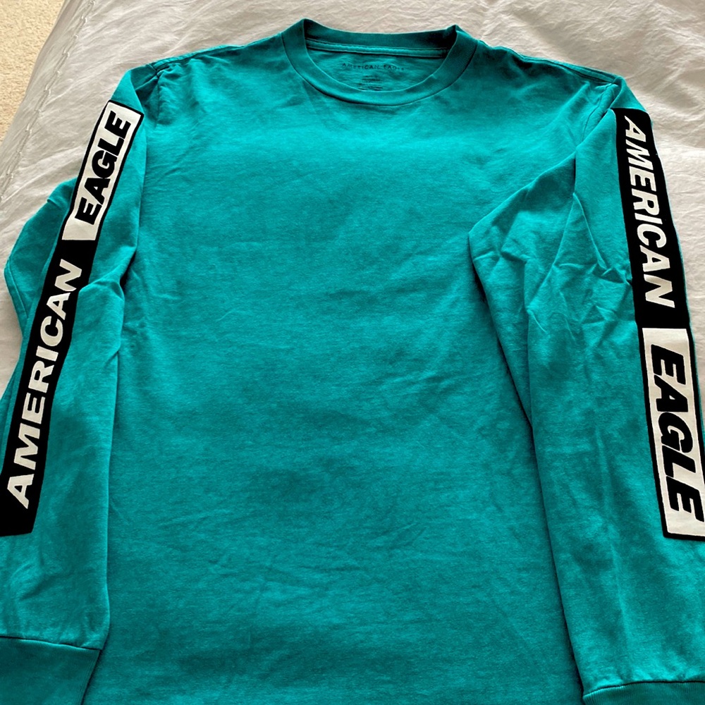 American Eagle LS  cotton T with logo on sleeves. NWOT sz M
